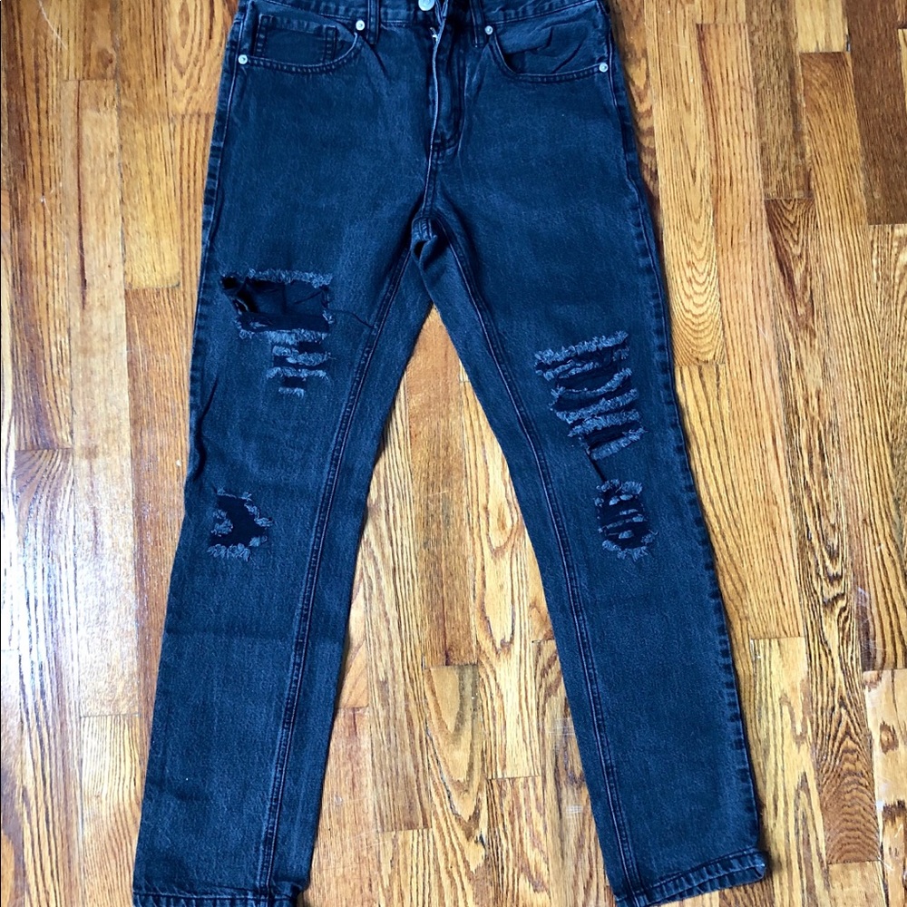 BLACK DISTRESSED JEANS - Picture 2 of 9